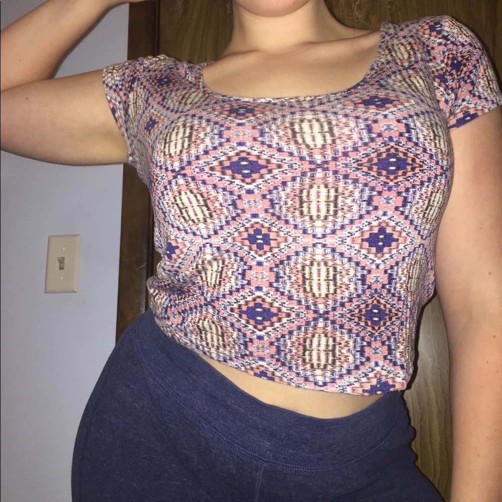 ⭐3 for $10 Colorful tribal crop top/midriff top.